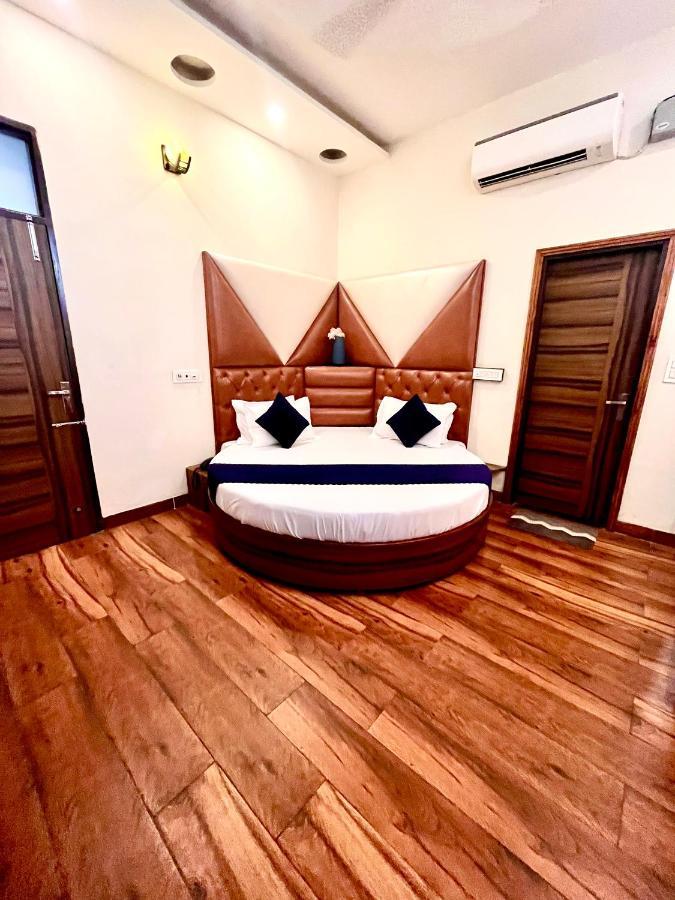 Hotel Woodcrest Zirakpur - Best Family Hotel By - A Unit Of Sidham Group Exterior photo